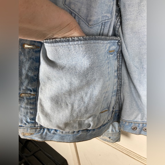 Oversized TOPSHOP Distressed Moto denim Jacket pale blue denim studded US 8 $150 - Picture 10 of 16